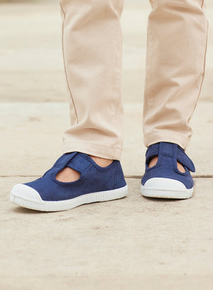 Hampton Canvas Canvas Shoes Hampton Canvas Champ Shoes in Navy